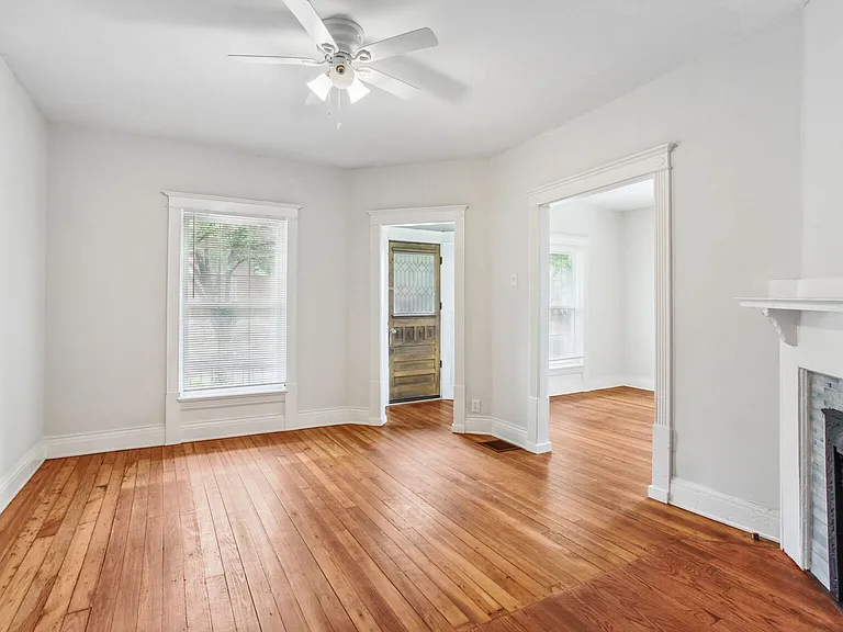 3213 Lexington Ave — Photo 5