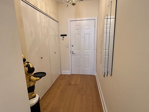 4th image of 1 Spring St APT 1407