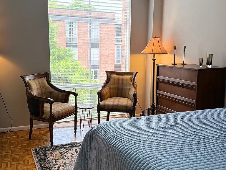 2nd bedroom - sitting area