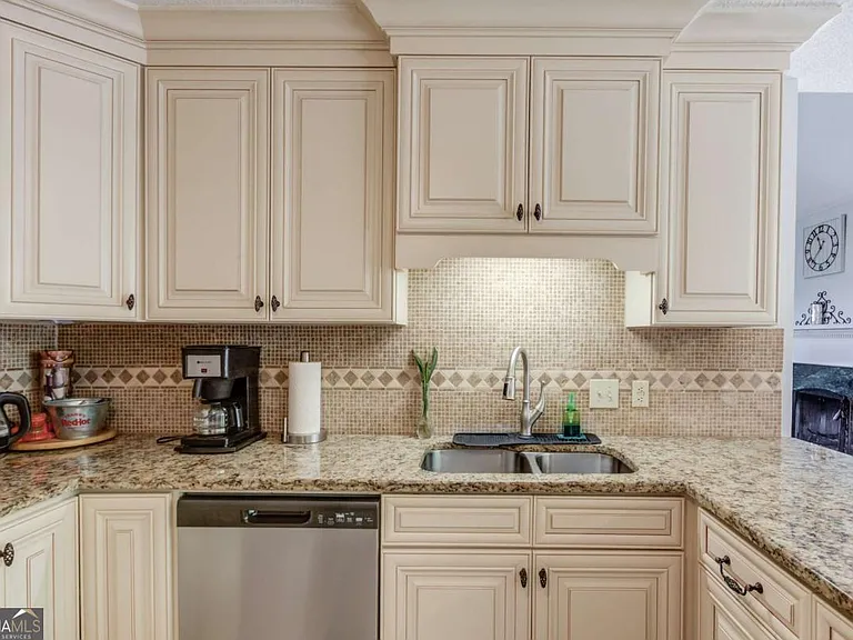 3314 Banks Mountain Dr — Photo 14