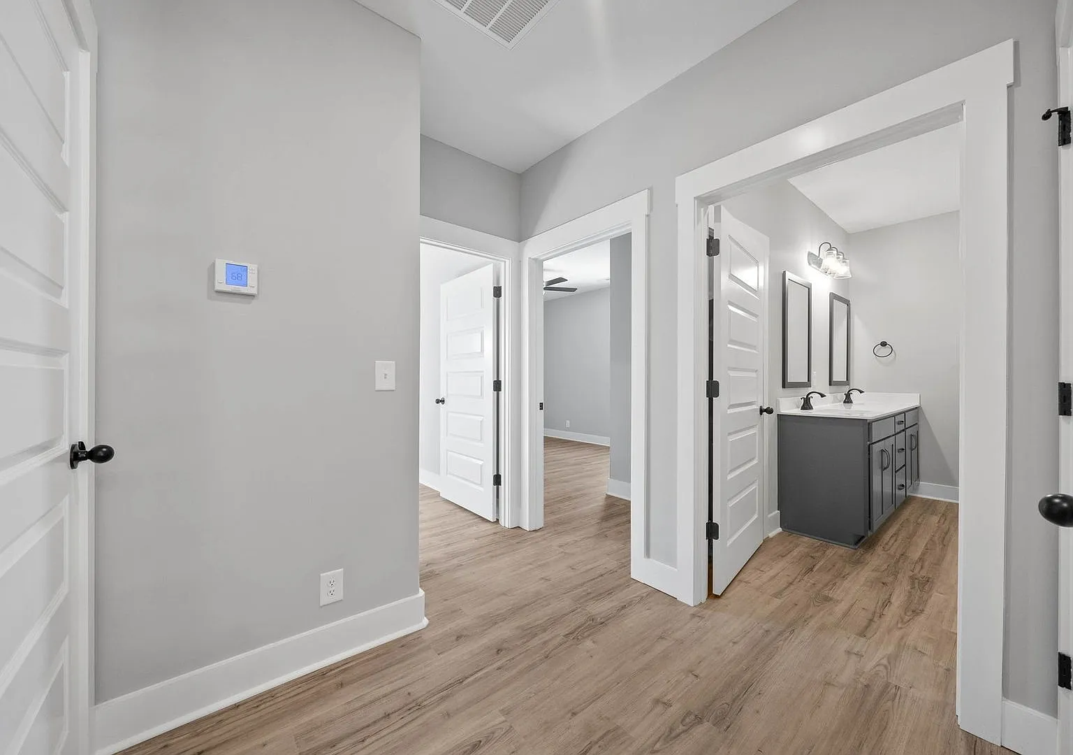 Academy Ave - 330 — Photo 4