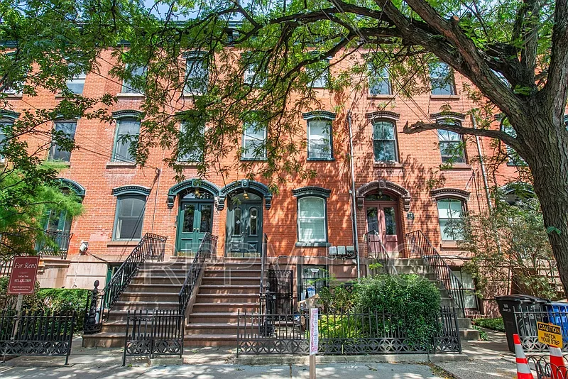 146 Sussex St #3