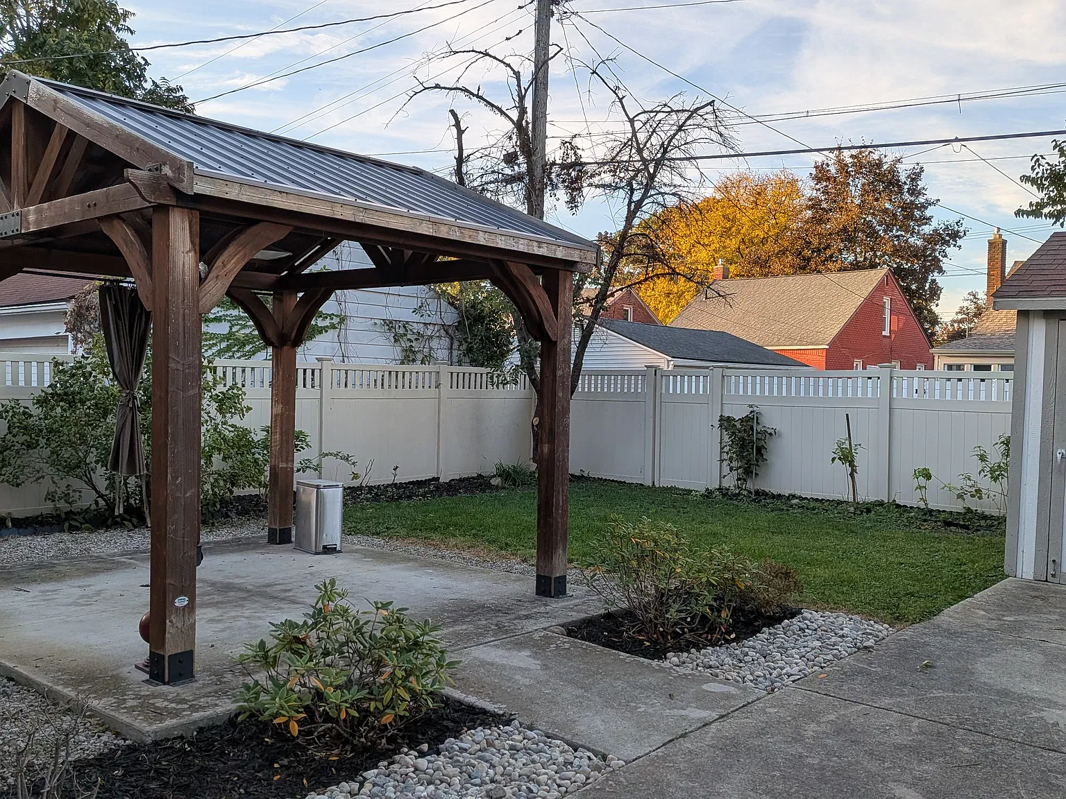 4 bed, 2056 sqft, $2,300 — Photo 4