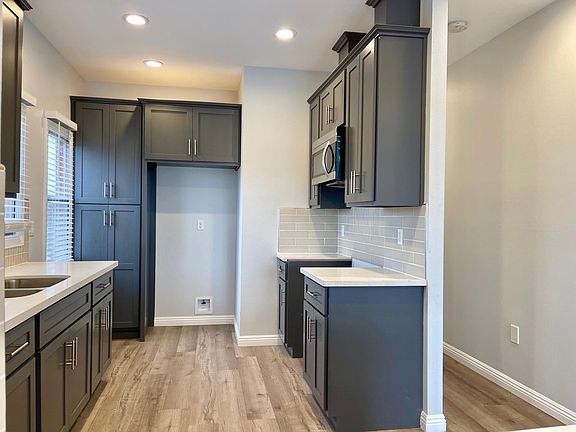 3rd image of 3523 S Norton Ave #4