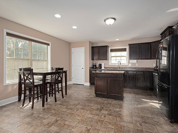 3rd image of 1841 Patricia Dr
