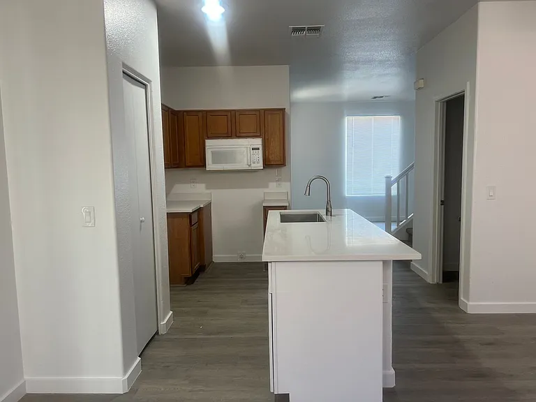 1426 E Romley Rd — Photo 19