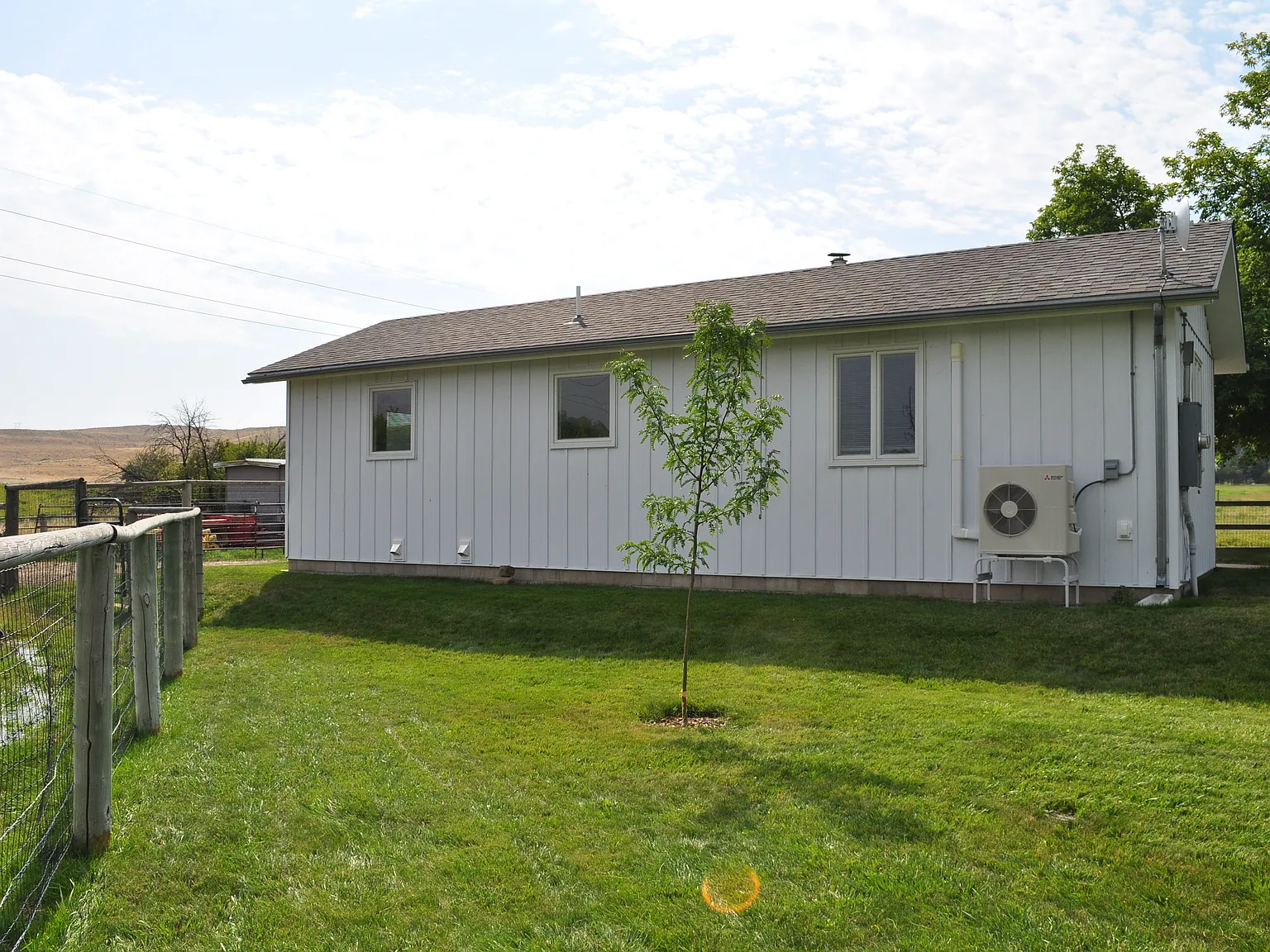 2 bed, 864 sqft, $1,200 — Photo 1