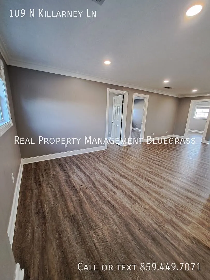 Convenient Location right off Richmond Bypass - 3 Bed 1 Bath Apartment — Photo 4
