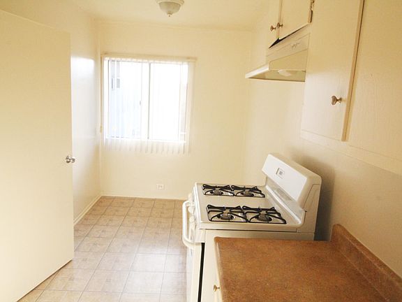 3rd image of 1165 N Normandie Ave