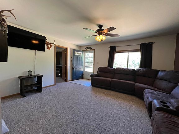 4th image of 1580 Spruce Dr