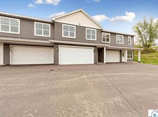 825 Tomahawk Ct, Madison Lake, MN 56063