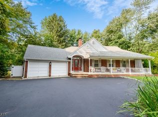 25 Ruckman Rd, Woodcliff Lake, NJ 07677