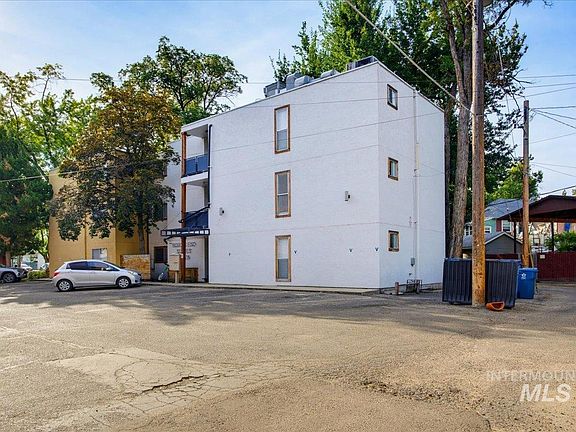 5th image of 925 N 9th St APT 22