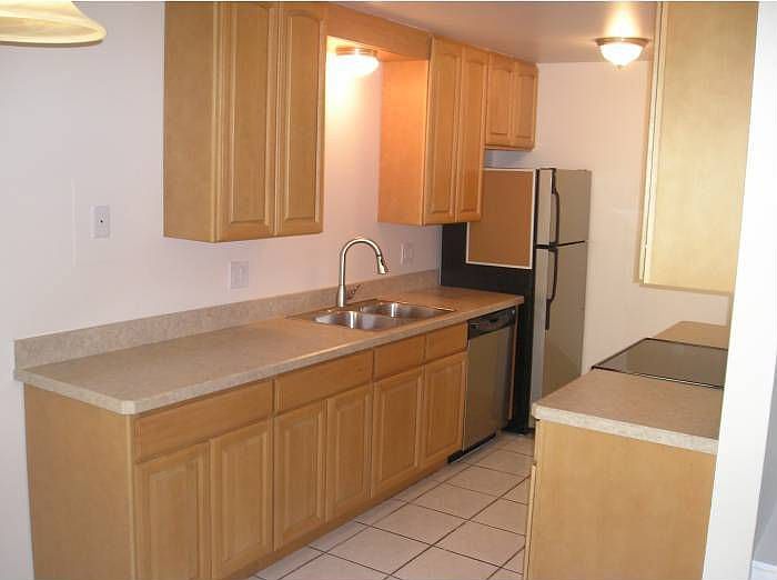 Stainless sink, d/w, frdg