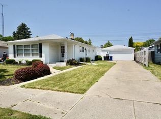 1014 Saxony Dr, Racine, WI 53402