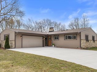 2365 South Green Links DRIVE, West Allis, WI 53227