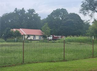 17615 N Mount Olive Rd, Gravette, AR 72736