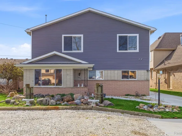 39415 E Archer Dr, Harrison Township, MI 48045