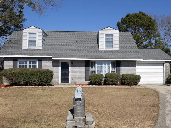 110 Stonefield Ct, Warner Robins, GA 31093
