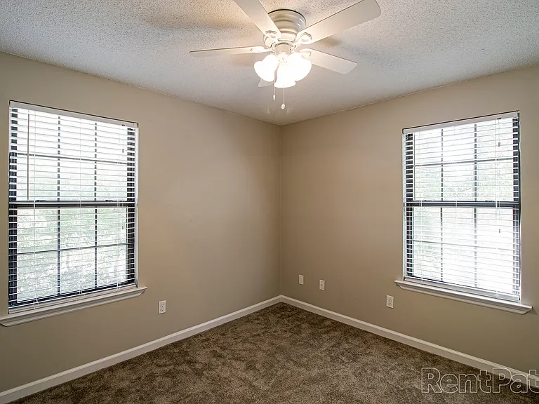 Hillwood Apartments — Photo 12
