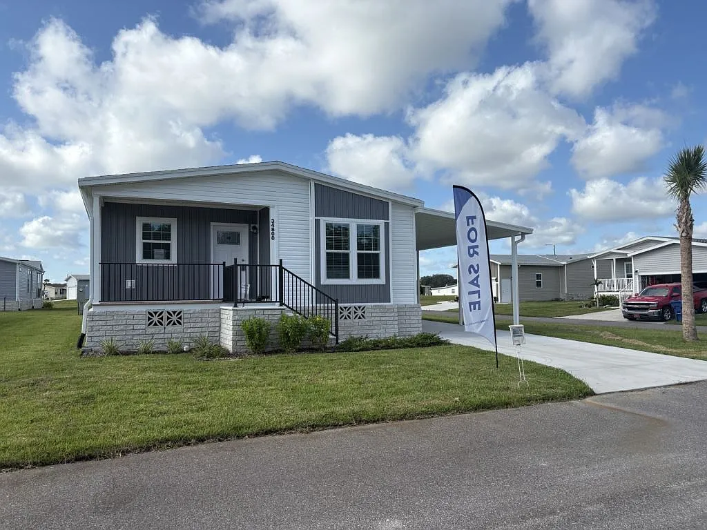 3 bed, 2.5 bath, 1456 sqft, $1,799 — Photo 2
