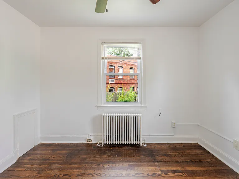 2425 E St NE #2 — Photo 14