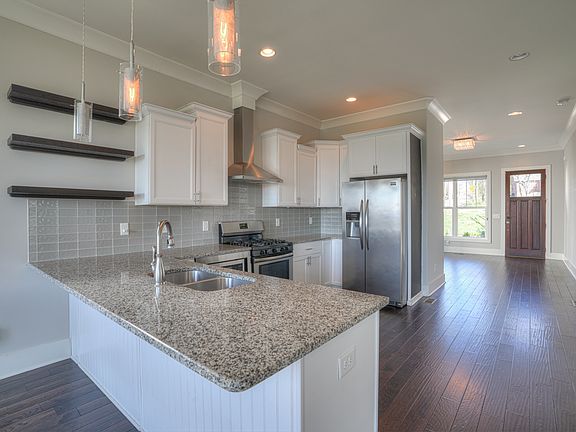 5th image of 908 Youngs Ln