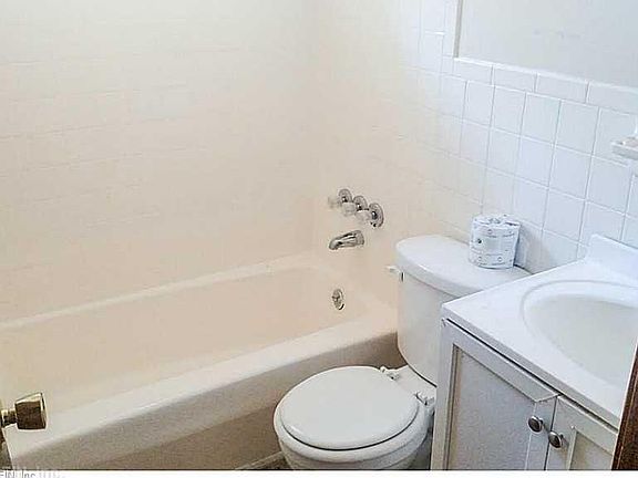 3rd image of 1258 Picadilly St Unit A