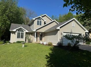 2014 Fox Valley Dr SW, Rochester, MN 55902