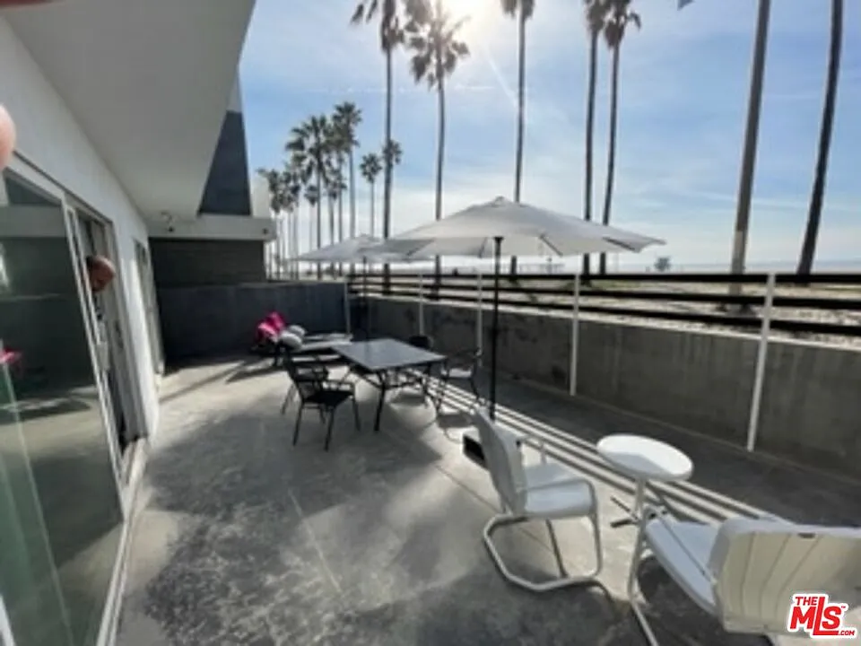 3 bed, 2.0 bath, 3290 sqft, $11,000 — Photo 3