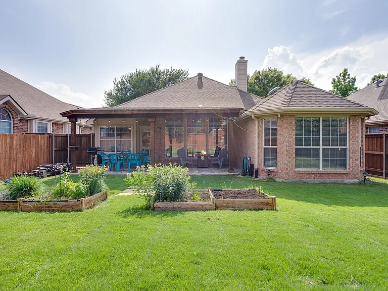 2409 Mallard Dr — Photo 5