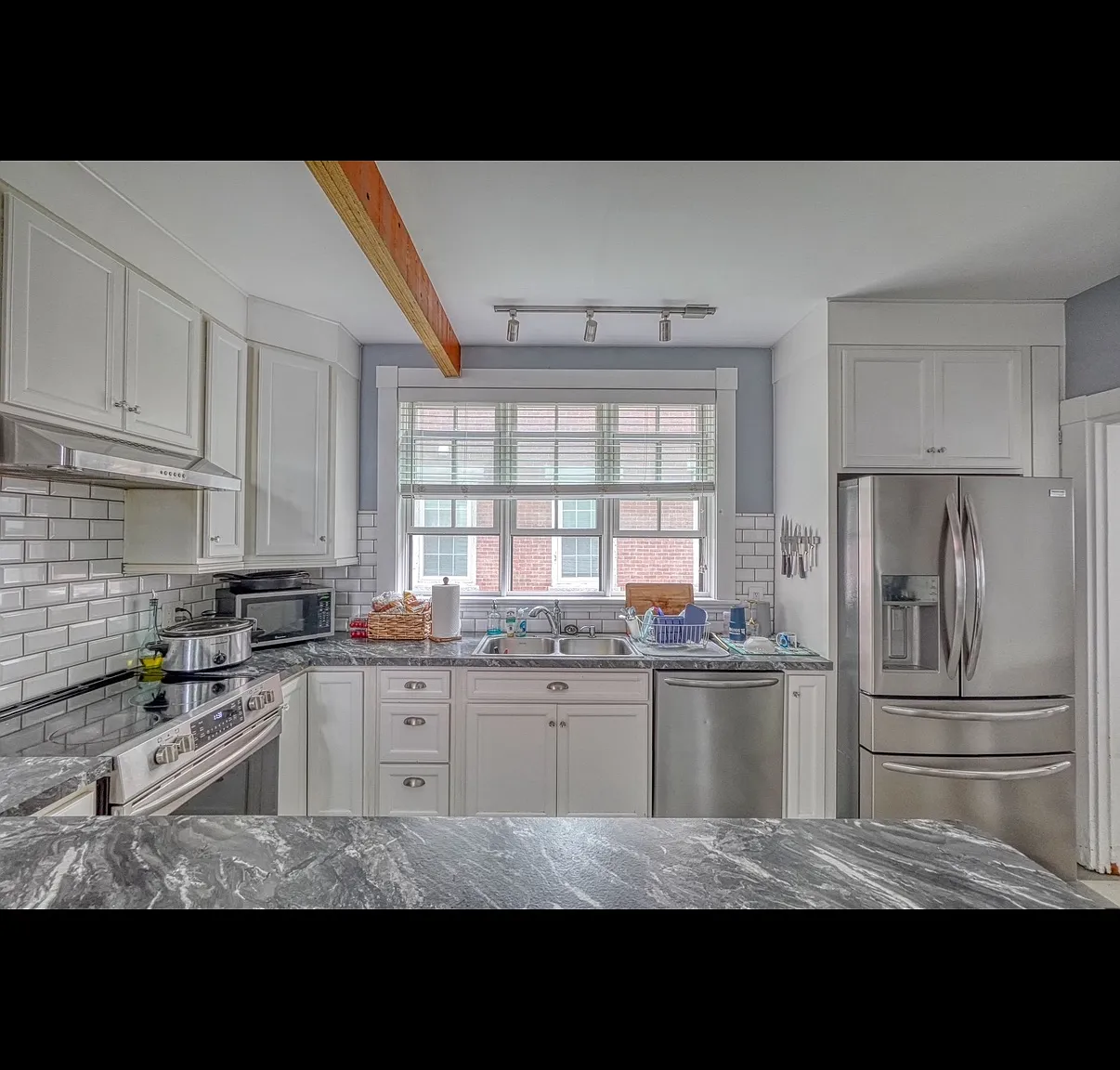 4 bed, 1.5 bath, 1763 sqft, $2,500 — Photo 3