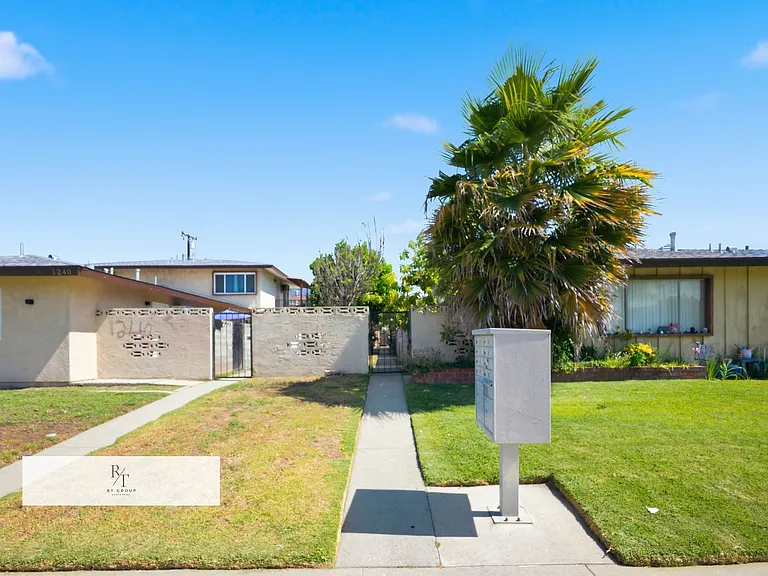 1234 W Rosewood Ct — Photo 20