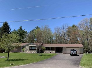 N1571 Forest Dr, Norway, MI 49870