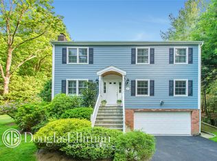 39 Dunbow Dr, Chappaqua, NY 10514