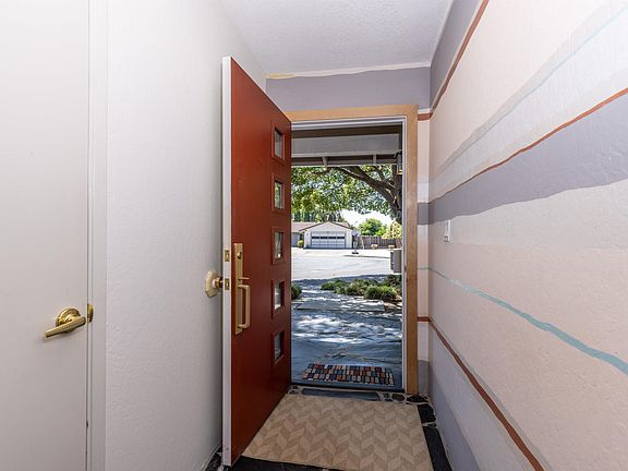 4th image of 35366 Ronda Ct