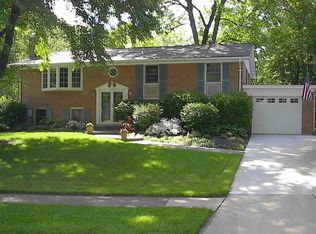 3166 Fair Woods Pkwy, Fairfax, VA 22030