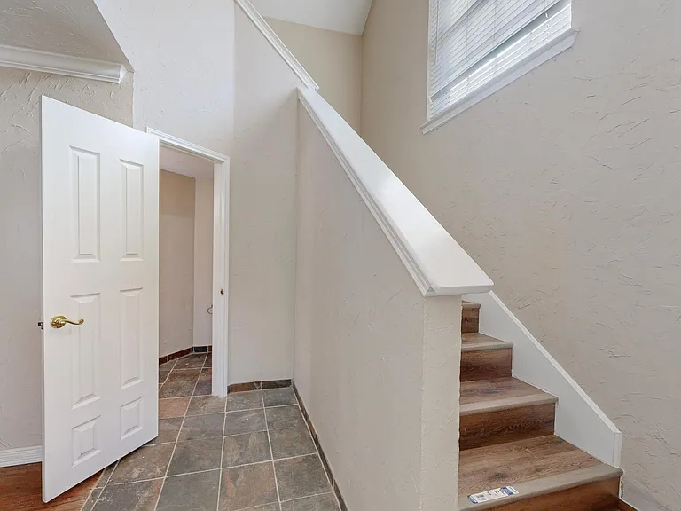 791 Chateau Ln — Photo 13