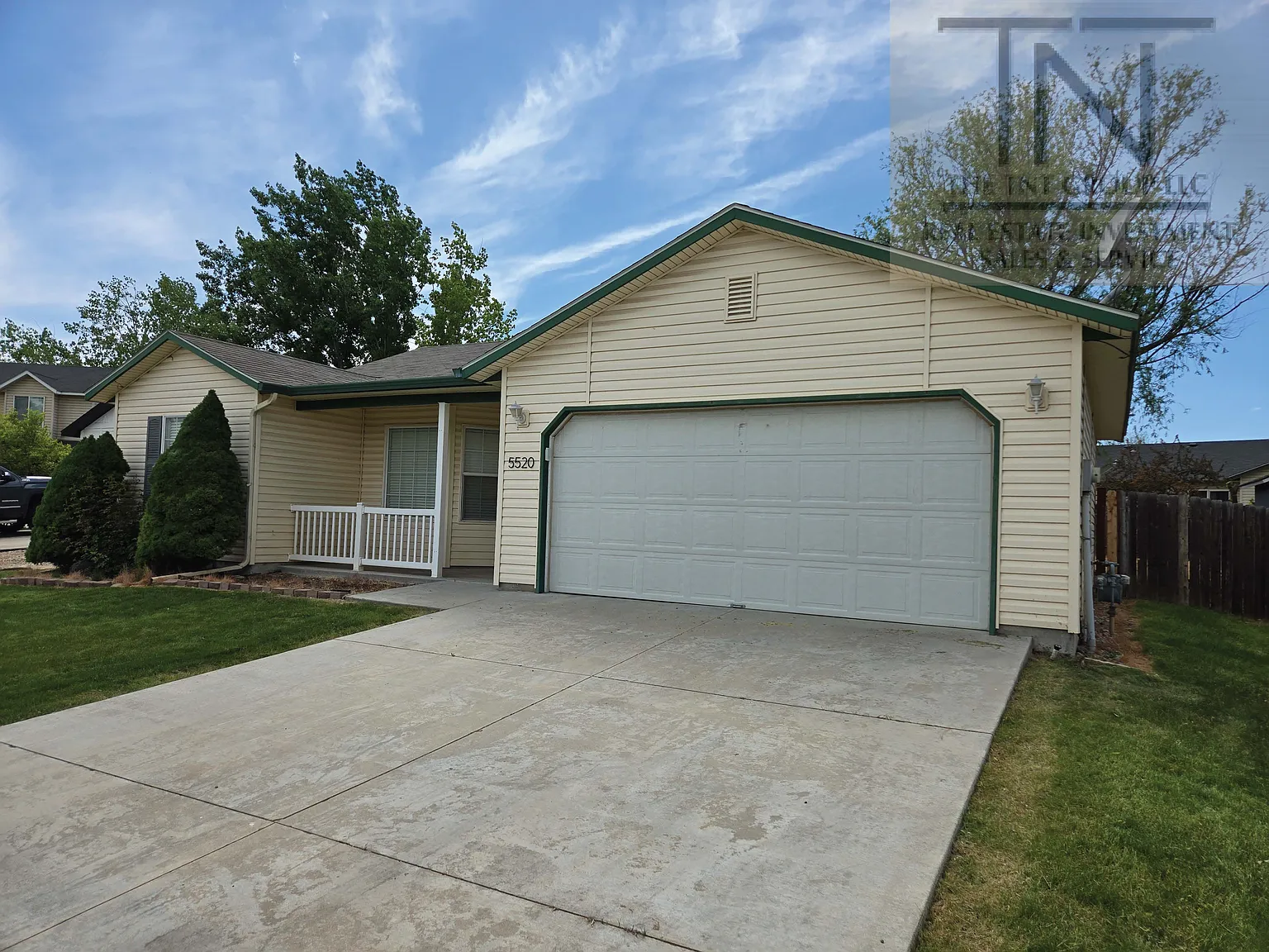 4 bed, 1276 sqft, $2,100 — Photo 3