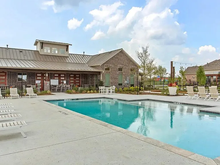 627 Oakridge Dr — Photo 17