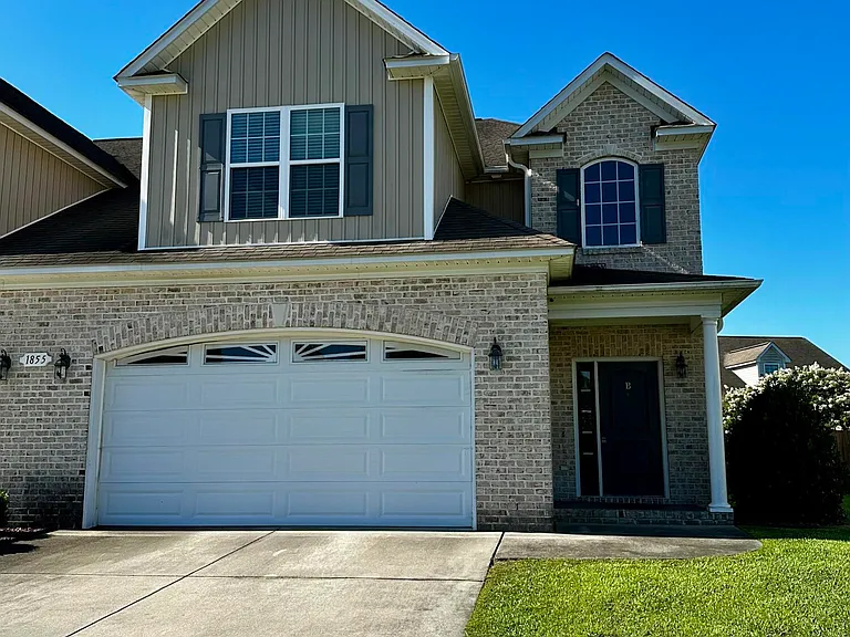 1855 Cambria Dr #B — Photo 2