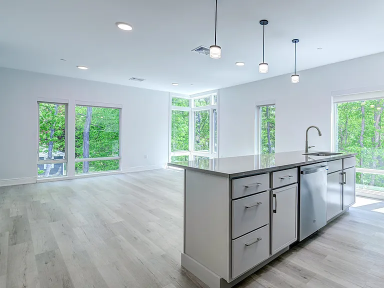 2059 Lafayette Rd #204 — Photo 15