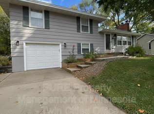 4648 Nine Mile Creek Pkwy, Bloomington, MN 55437