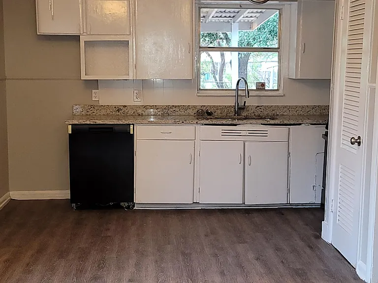 3325 Lasses Blvd — Photo 5