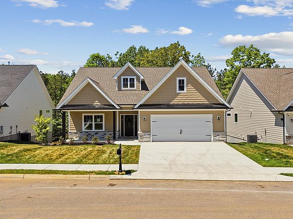 2nd image of 1632 Green Meadows Ln