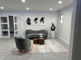 Glenroyal Sub, Miami, FL 33125