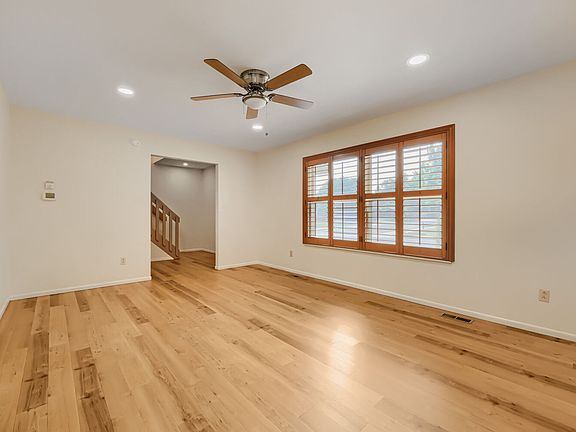 4th image of 3202 Springridge Dr