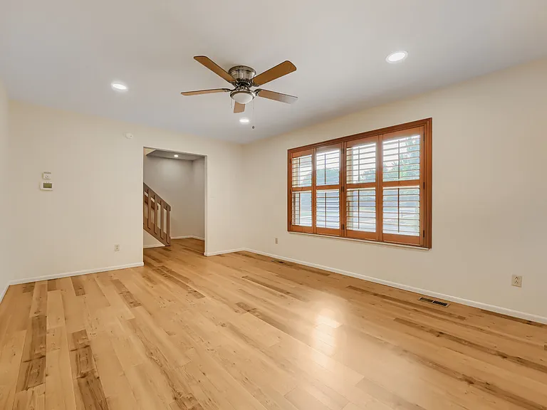 3202 Springridge Dr — Photo 4