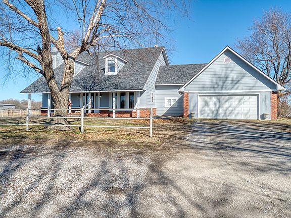 3rd image of 398320 W 3900th Rd