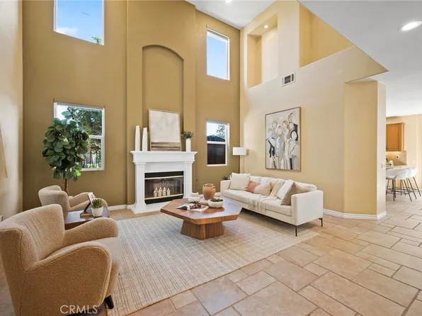 8501 Browns Creek Ln, Canoga Park, CA 91304